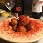 Patatas Bravas mit Rioja Rotwein