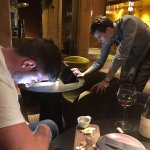 Mit Sommelier Nicolas Weine aussuchen im Monvinic