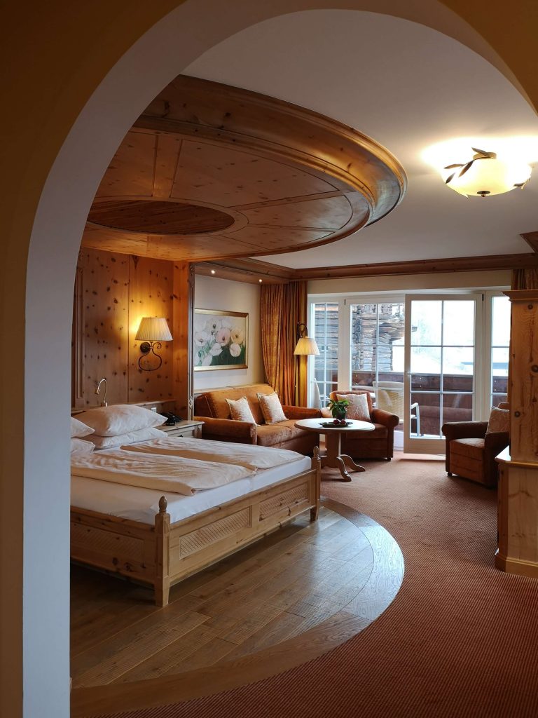 STOCK Weinwoche Zillertal Finkenberg Spa Wellness Wein Suite Zimmer Room