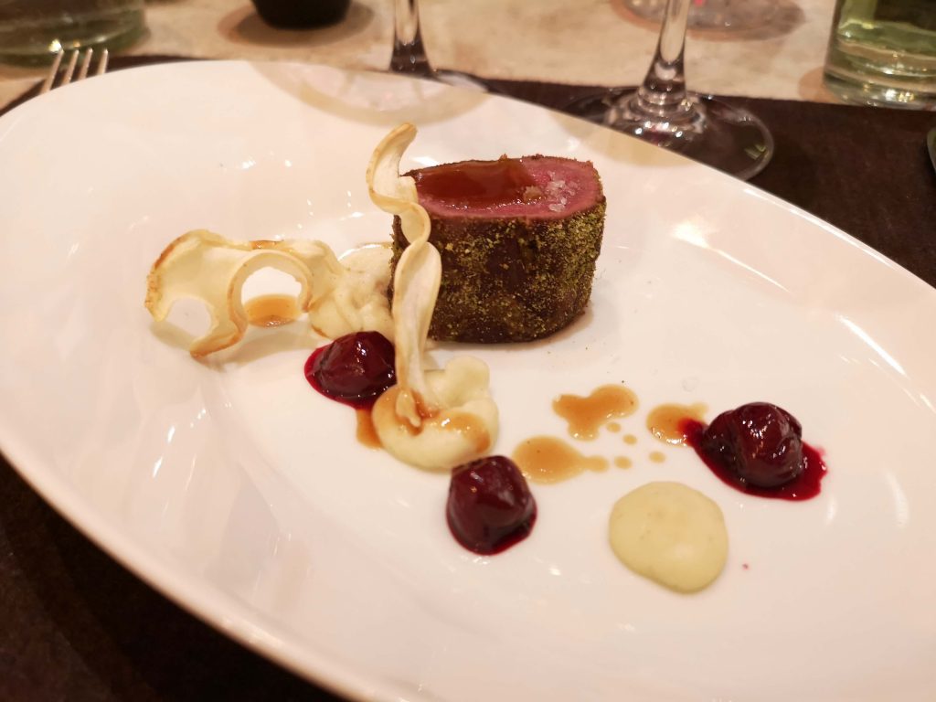 Somm vs Blogger The Last Battle Steigenberger Grandhotel Petersberg Wild Rehrücken Reh Zwischengang Kirsche