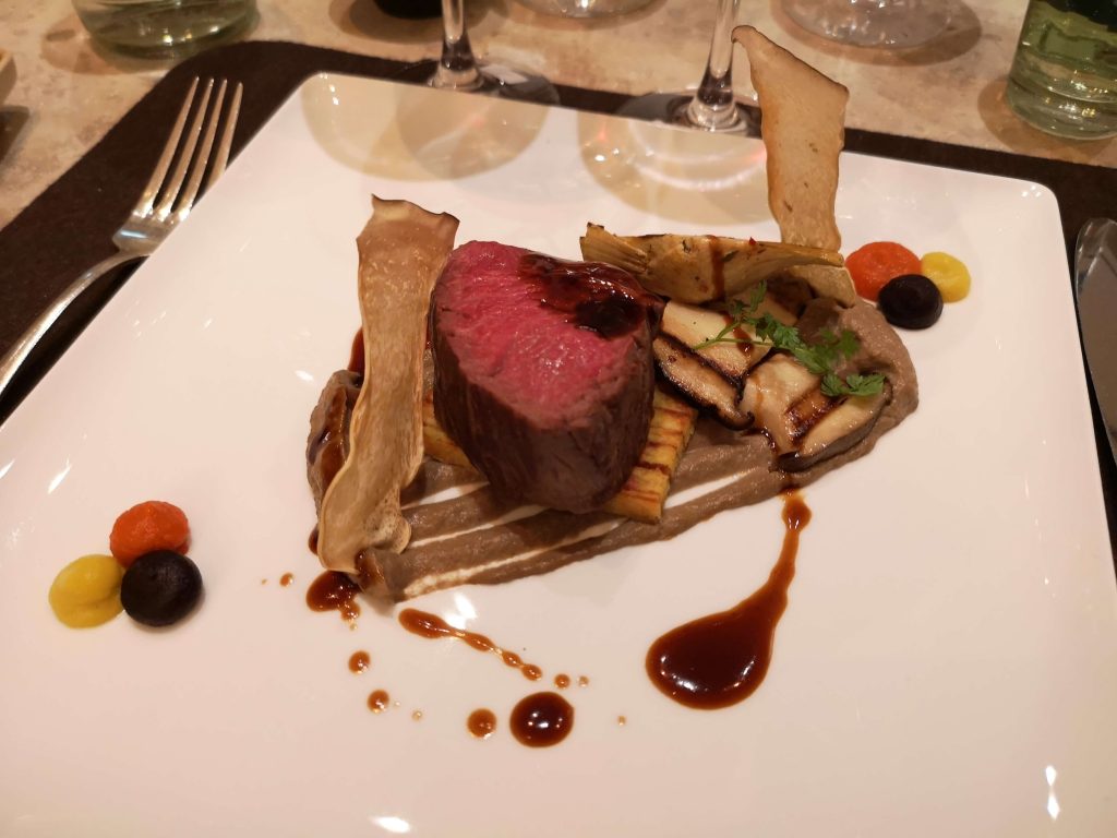 Somm vs Blogger The Last Battle Steigenberger Grandhotel Petersberg Rinderfilet Steinpilz Hauptgang Ferdinand Wein