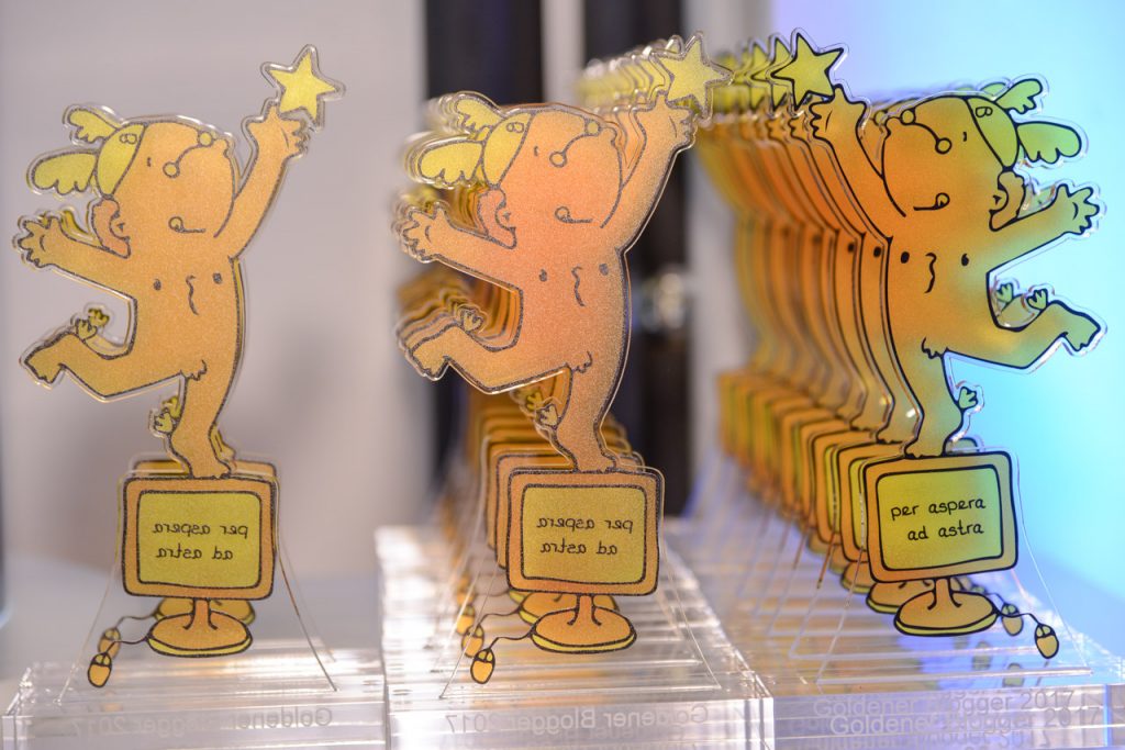 Die goldenen Blogger: Ich bin nominiert! Die Goldenen Blogger Nominierung Award Auszeichnung Berlin Thomas Knüwer KpunktNull Rheinische Post Daniel Fiene Handelsblatt Verlagsgruppe Franziska Bluhm Christiane Link Indiskretion Ehrensache franziskript dfiene Behindertenparkplatz Blog BJR Le Bouquet Björn Bittner Ruthe sterben üben the skinny and the curvy one