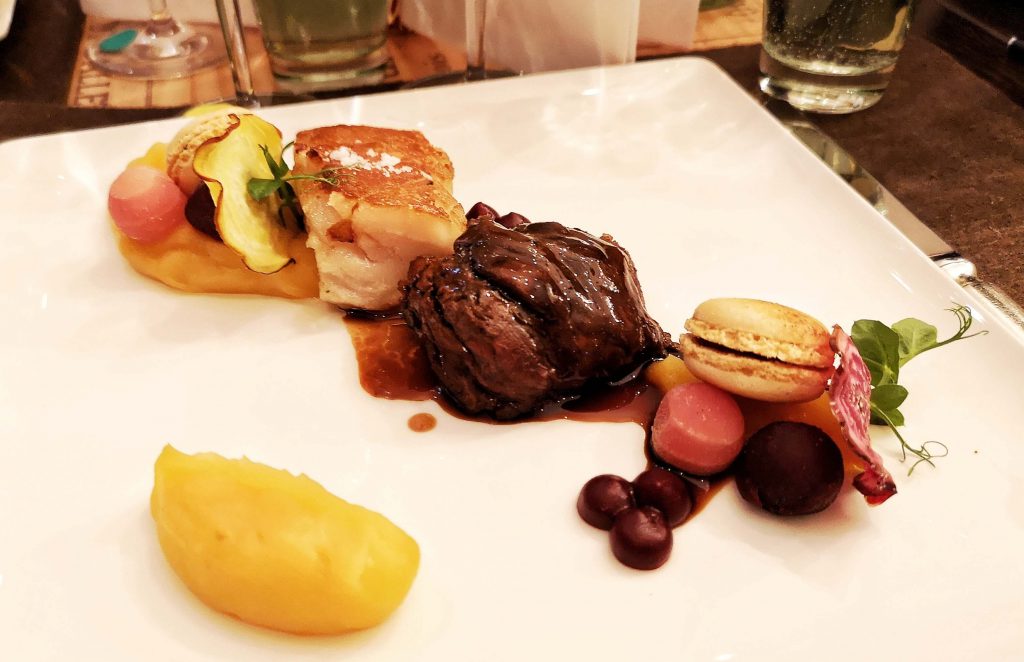 SOMM vs BLOGGER Steigenberger Grandhotel Petersberg Schaumwein Kalbsbäckchen Schweinebauch