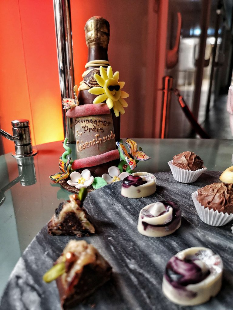 Champagner Preis für Lebensfreude 2019 Champagner Preis Lebensfreude 2019 Louis C Jakob Hamburg Comite Champagne Praline Patissier Patisserie Pastry