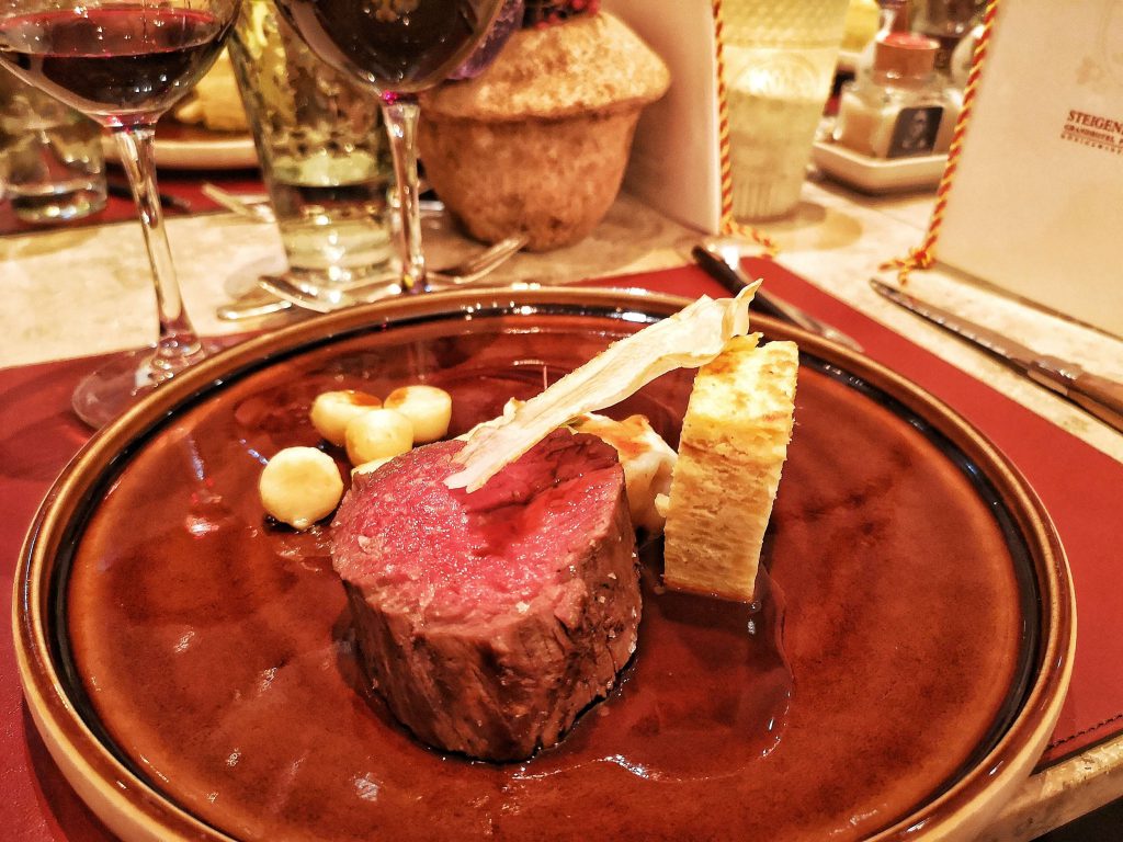 SOMM vs BLOGGER by Björn Bittner Steigenberger Grandhotel Petersberg Bonn Königswinter Rinder Filet Rind Anthony Sarpong