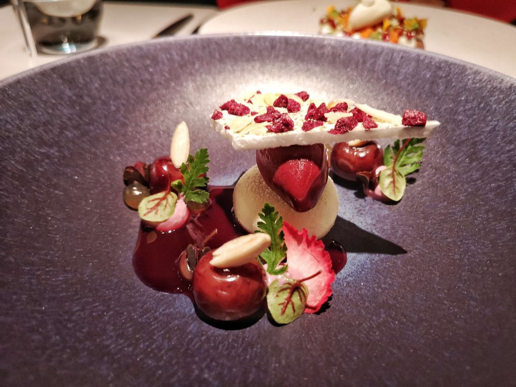 Werneckhof by Geisel München Michelin Kirsche Dessert