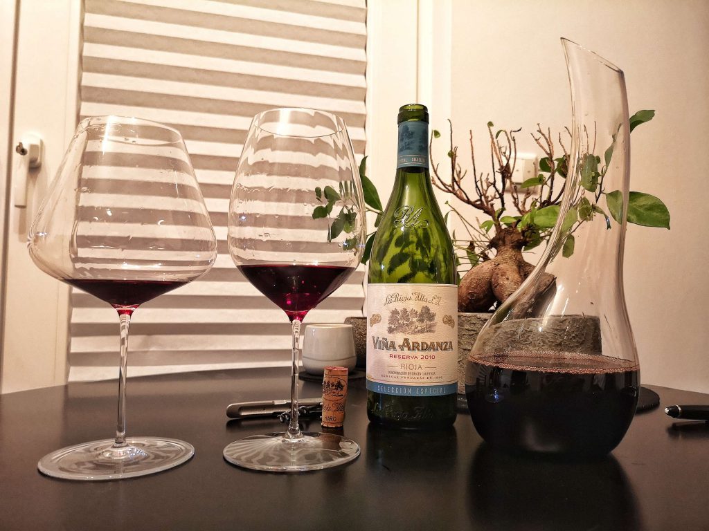 Viña Ardanza 2010 von La Rioja Alta Vina Ardanza La Rioja Alta 2010 Zalto Riedel Guillermo de Aranzabal Cork Code 48 Dekanter Bonsai Reserva Seleccion Especial