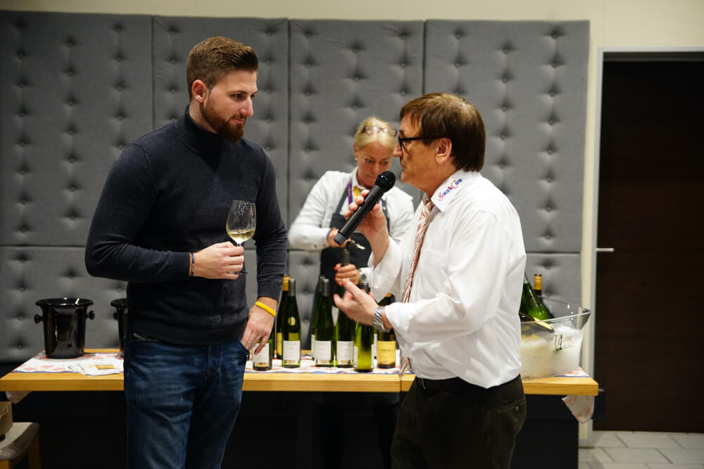 Elsass Roadshow Frankfurt Köln Scheck In Center Björn Bittner BJR Le Bouquet Moderation Riesling Gewurztraminer