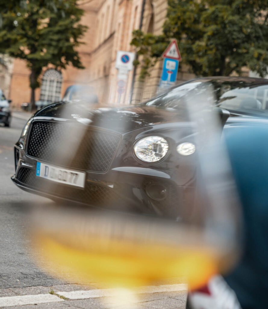 Weinglas Bentley Continental GTC Kunstakademie
