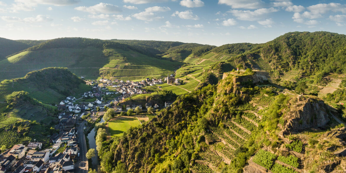 Das Ahrtal – die Rotweinregion an der Ahr braucht Hilfe Ahr Ahrtail Wein Ahrweiler Altenahr Hochwasser Katastrophe