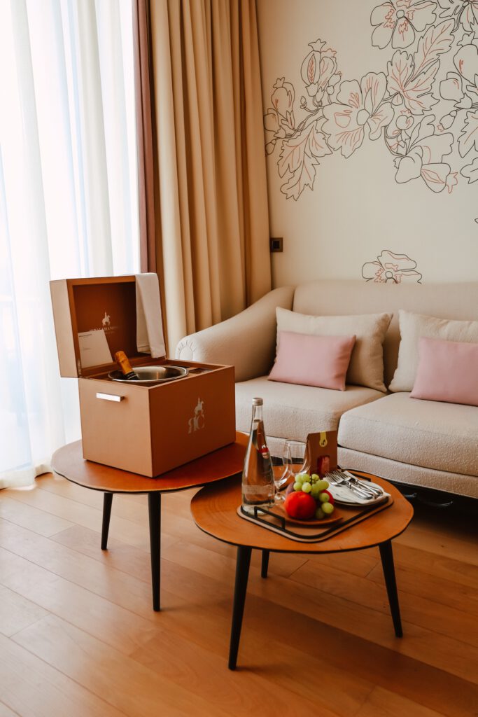 Champagne Welcome Leclerc Briant Suite