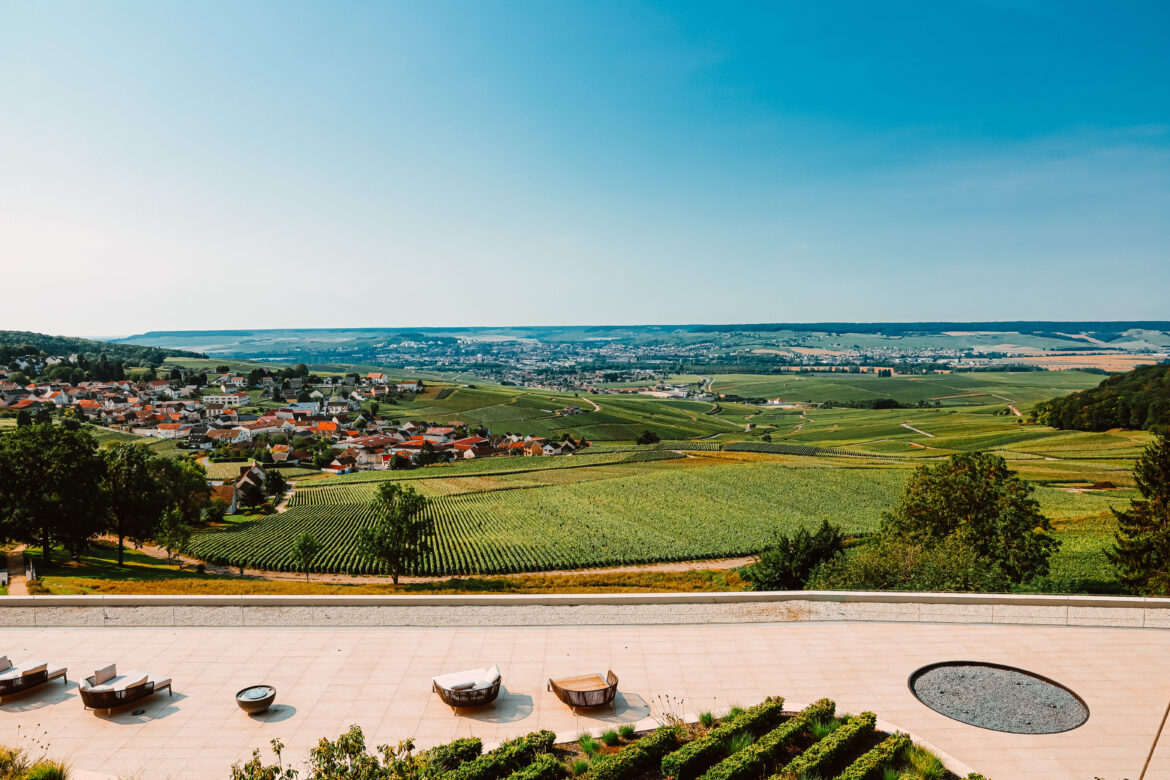 Royal Champagne – Luxus über den Reben Royal Champagne View ausblick Champillon Hotel Spa
